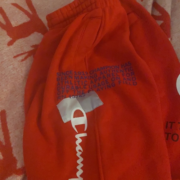 Red men champion shorts small - Picture 2 of 2